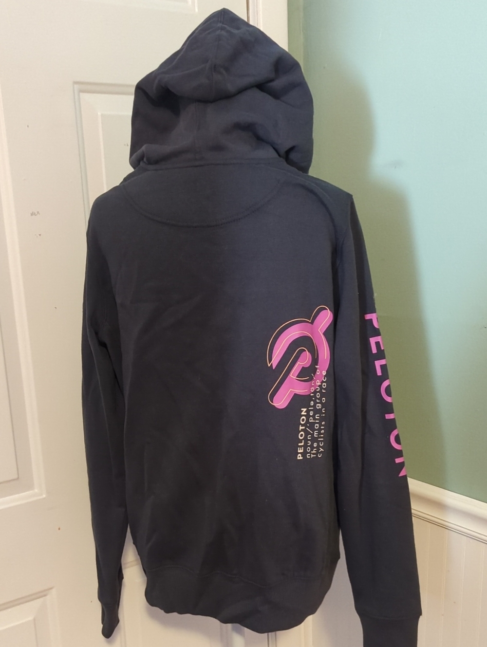 Peloton Women’s Charcoal Zip Hoodie Pink Logo Large Cycling Spinning Fit - Picture 7 of 11